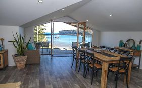 12 Rocks Beach View Loft Central Port Campbell